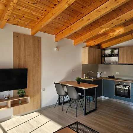 Arta Apartment *
