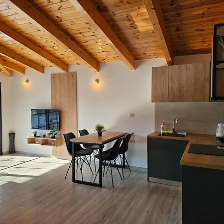 Arta Apartment *