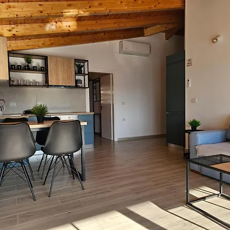 Arta Apartment Sarande